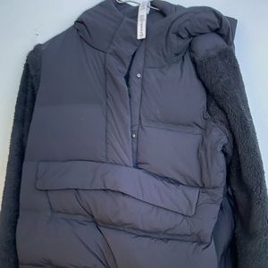 Puffy Lululemon pullover jacket